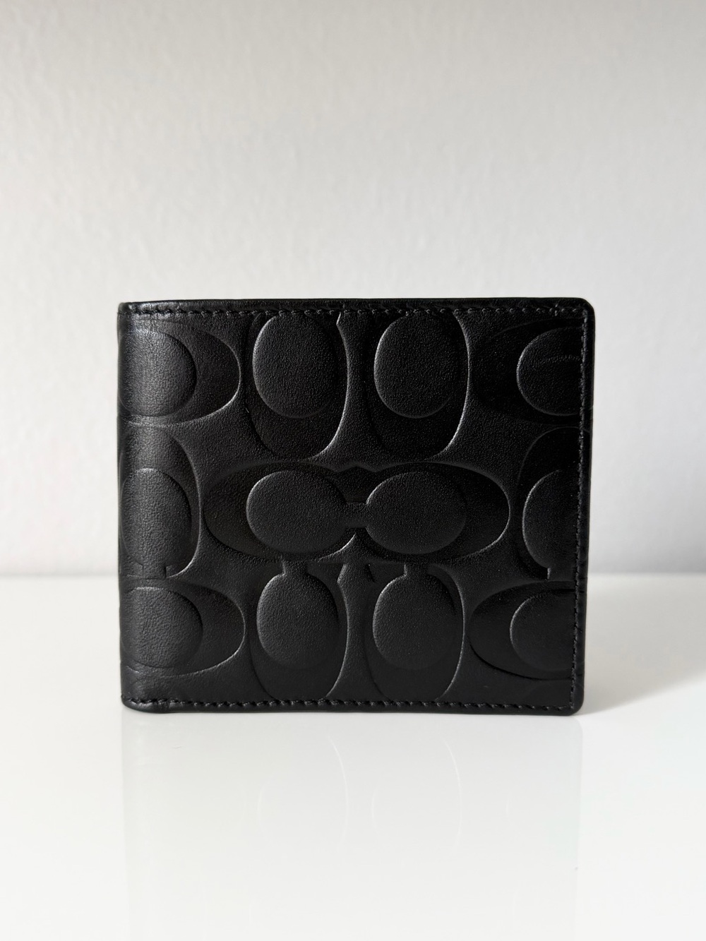 Vintage Coach Mens Black Embossed Signature C Coin Pocket Bifold Wallet